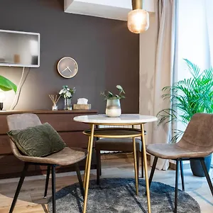 Cozy Modern In Prague's Absolute Center , Praga República Checa